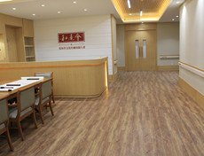 鎖扣木紋PVC地板比大理石地板和木質地板更適合用在家裝？